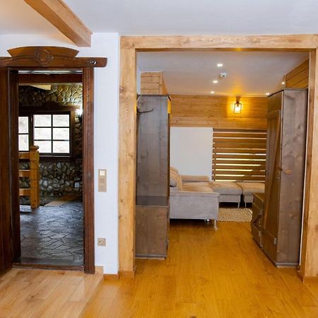 Conacul Drahneilor Hotel Ruscova Buitenkant foto