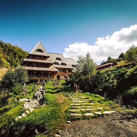 Conacul Drahneilor Hotel Ruscova Buitenkant foto