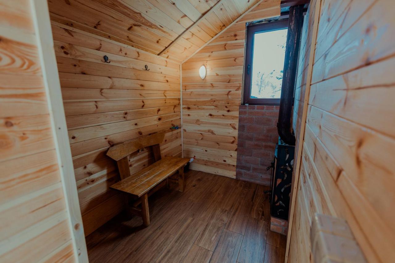 Conacul Drahneilor Hotel Ruscova Buitenkant foto