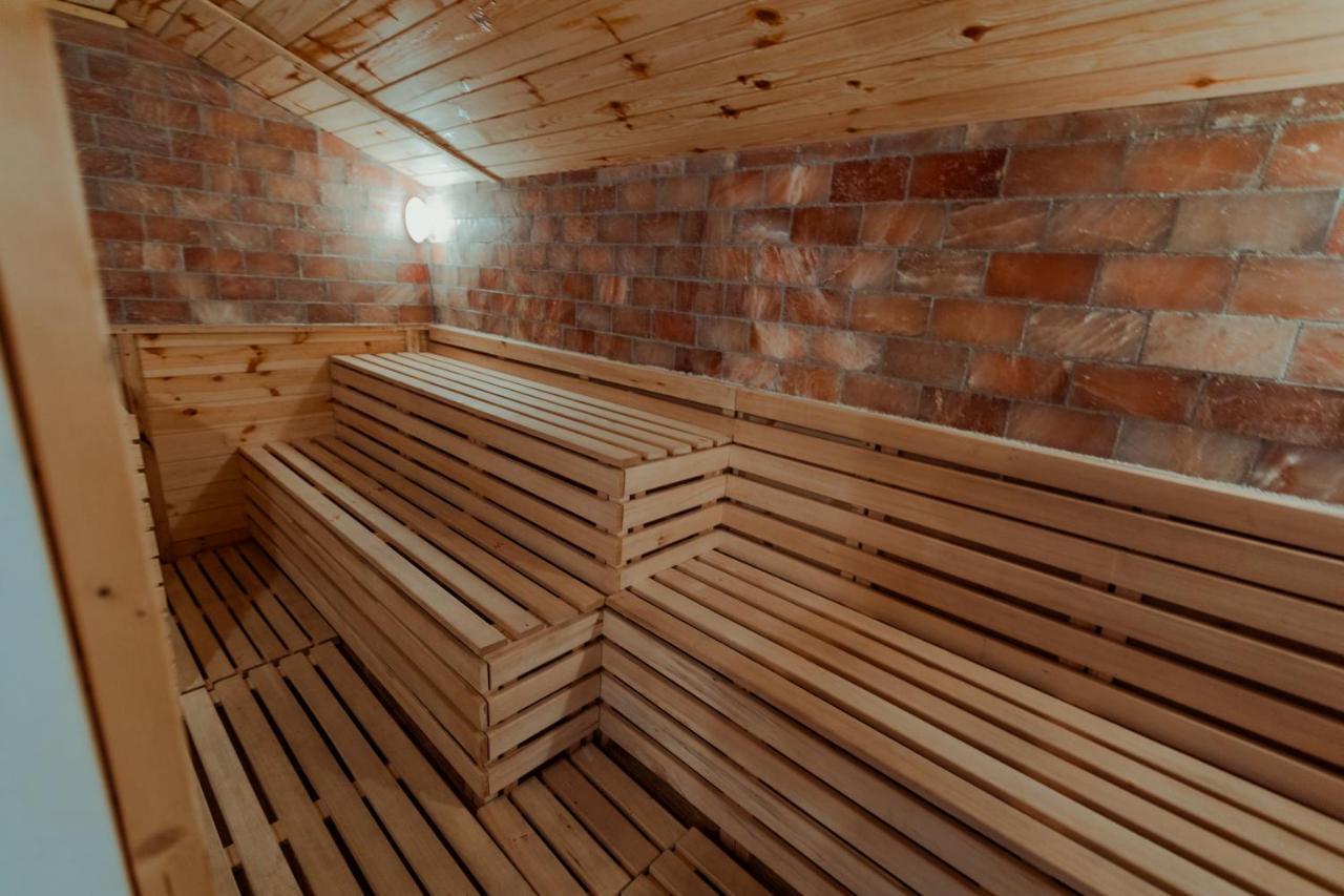 Conacul Drahneilor Hotel Ruscova Buitenkant foto