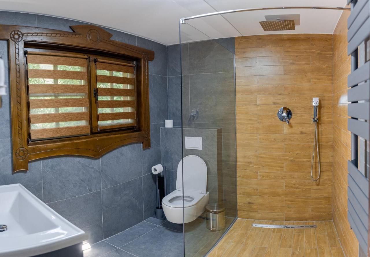 Conacul Drahneilor Hotel Ruscova Buitenkant foto
