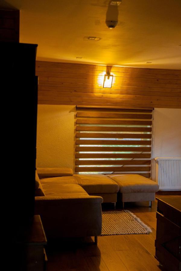 Conacul Drahneilor Hotel Ruscova Buitenkant foto